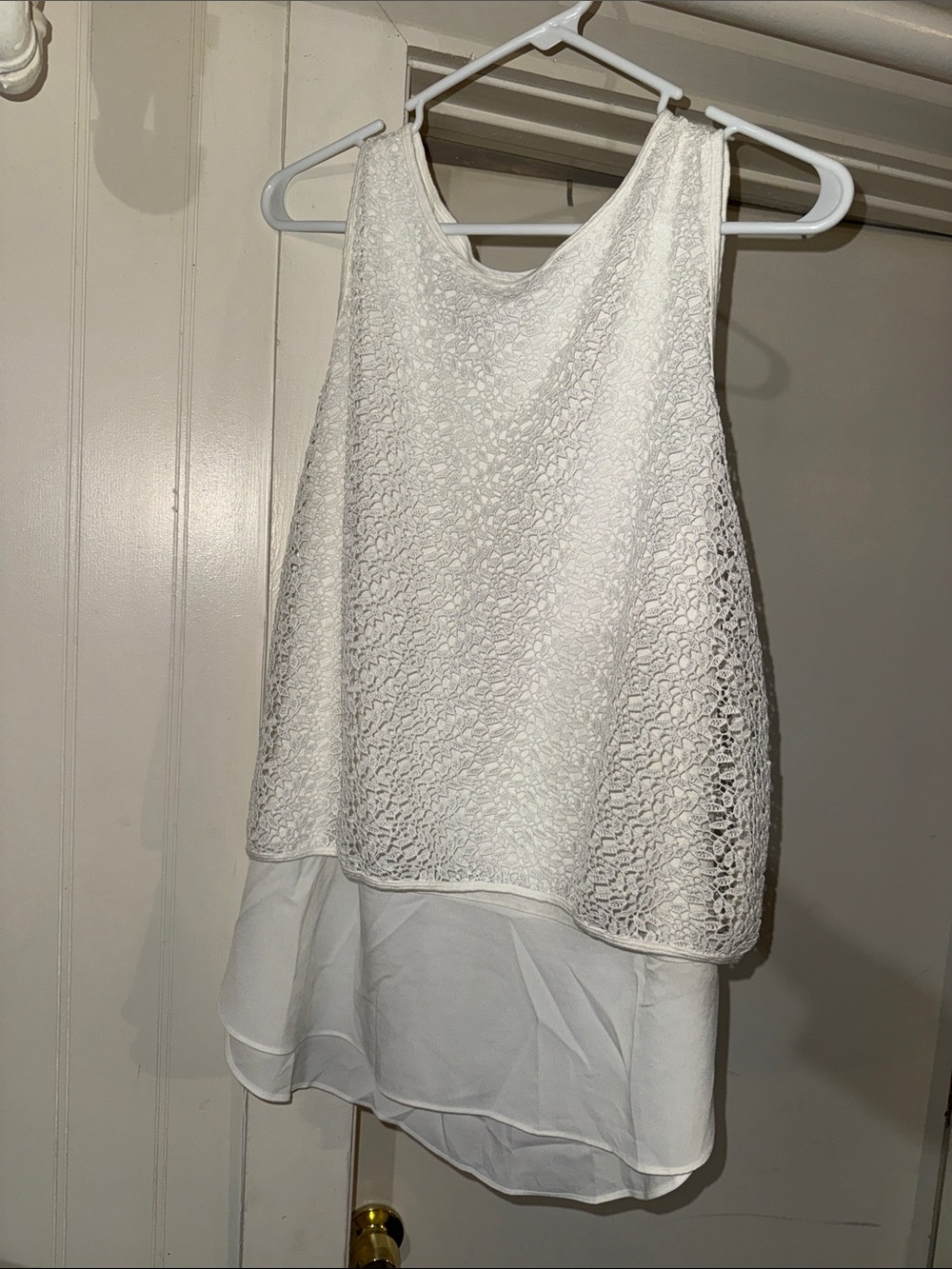 Apt. 9 White Lace Layered Sleeveless Top. NWOT!